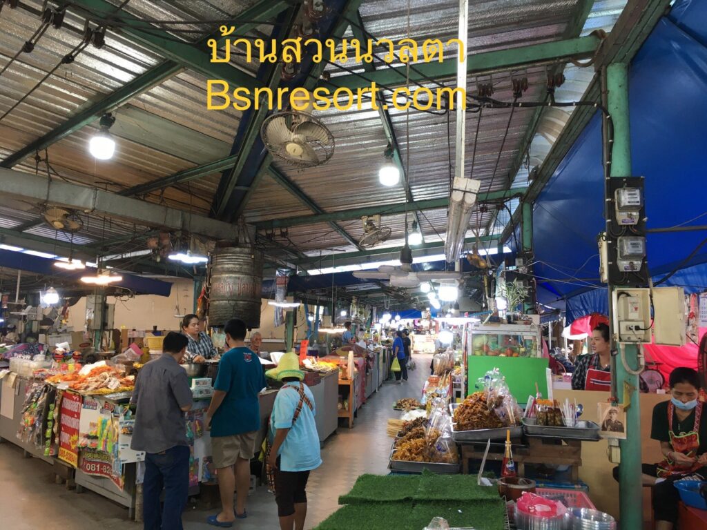 ตลาดอาหารทะเลราคาถูกที่ดอนหอยหลอด